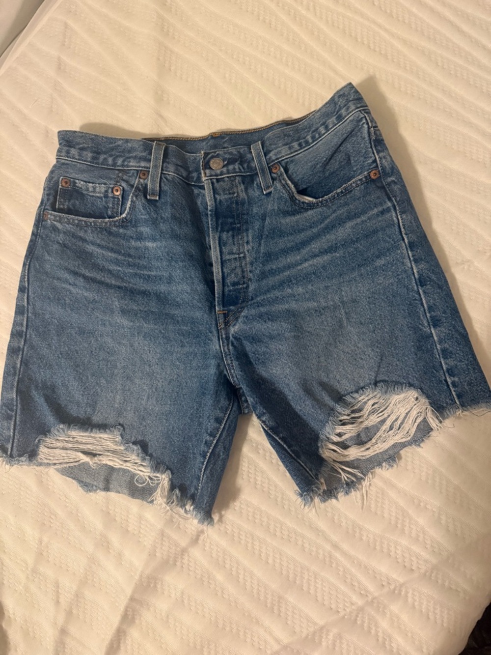 Levi's Women’s 501 Jeans Mid Thigh Shorts